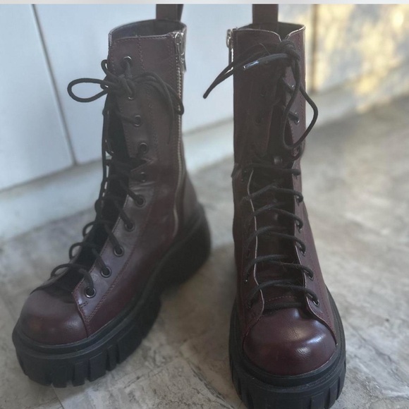 DOLLSKILL PLATFORM faux leather COMBAT BOOTS SZ 10 skin punk cherry red unisex - Picture 2 of 5